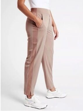 Athleta Brooklyn Textured Ankle Pant in light pink size 4 dysty rose tapered